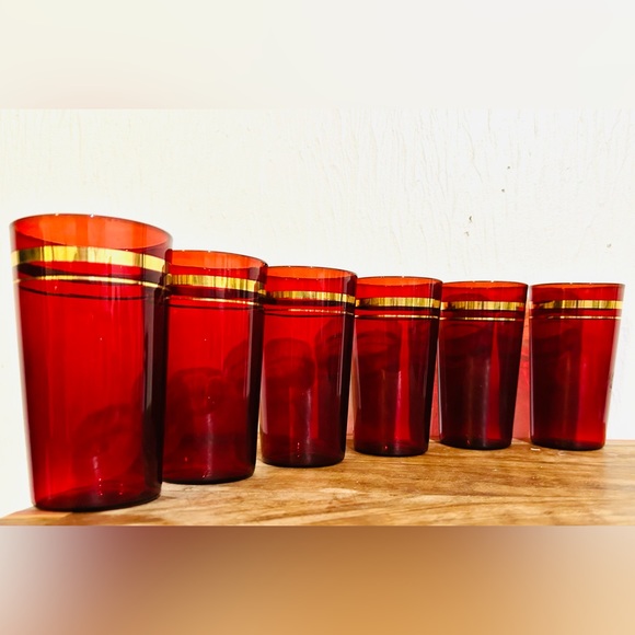 Set Of 6 Vintage Ruby Red With Gold Trim Drinking Glasses/ Vintage Glassware - Picture 1 of 14